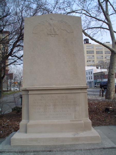 Zoom on the image : McLaughlin Park World War I Memorial